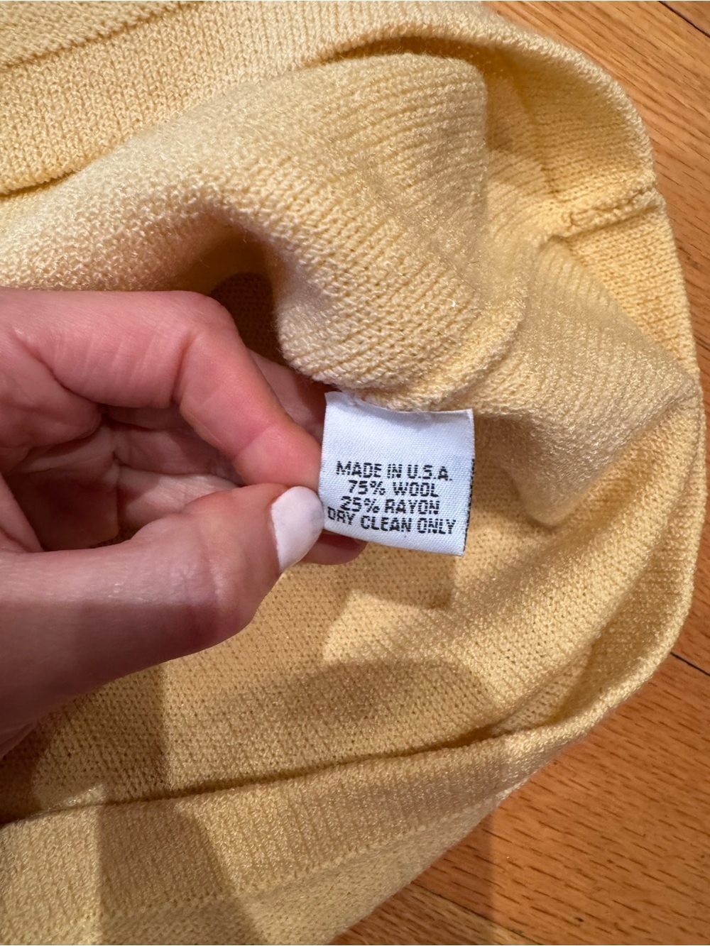 Vintage Holt Renfrew Butter Yellow V-Neck Wool Blend Sweater Tee - Picture 9 of 13